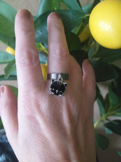 CHARME / Bague ajustable en acier inox. avec breloque(métal)au choix